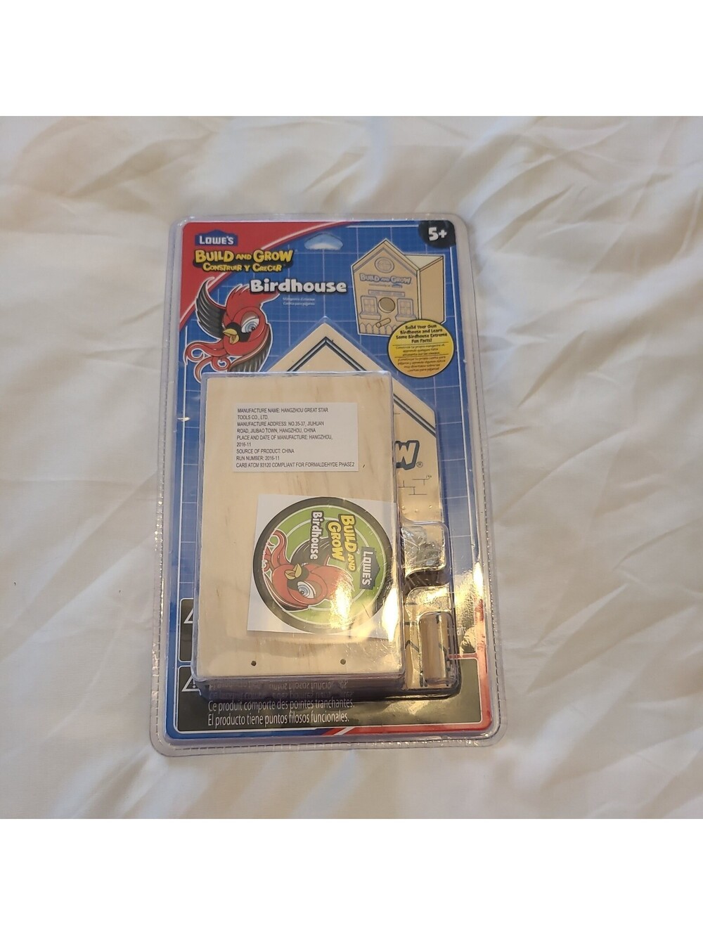 New sealed Lowe's Build and Grow kids BIRDHOUSE Wood Project Kit 7 inches